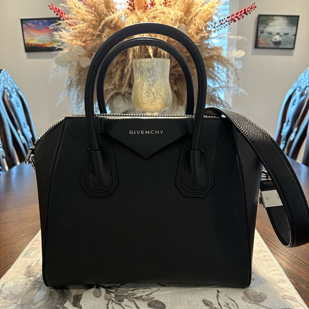 💗 SOLD 💗Authentic givenchy antigona small bag